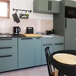 Small Stone House In A Quiet Place Island Solta בית נופש