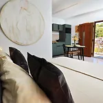 Small Stone House In A Quiet Place Island Solta בית נופש *
