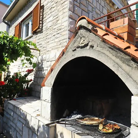 בית נופש Small Stone House In A Quiet Place Island Solta