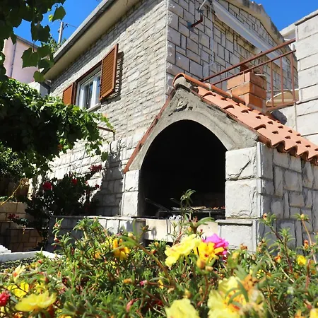 Small Stone House In A Quiet Place Island Solta סטומורסקה